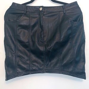 faux leather skirt, with pocket